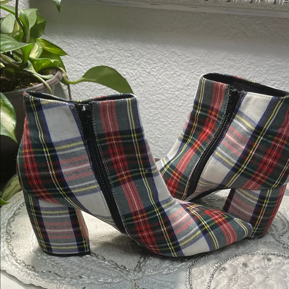 EUC Jeffrey Campbell Plaid Ankle Boots - Picture 10 of 13